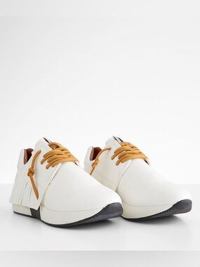 Women’s SHUSHOP Pepa fringe white sneakers- Size 8